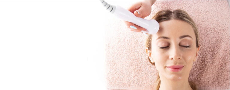 Woman receiving Hydrafacial Treatment